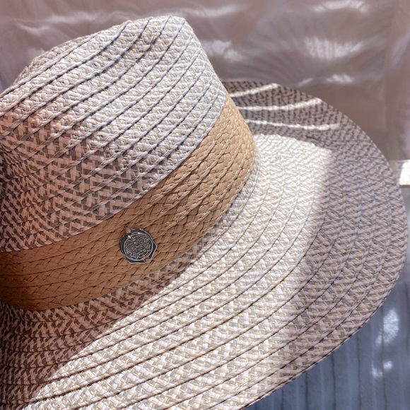 Vince Camuto Accessories - NWT PANAMA FEDORA VINCE CAMUTO ADJUSTABLE HEAD SIZE NATURAL 100% PAPER & RAFFIA